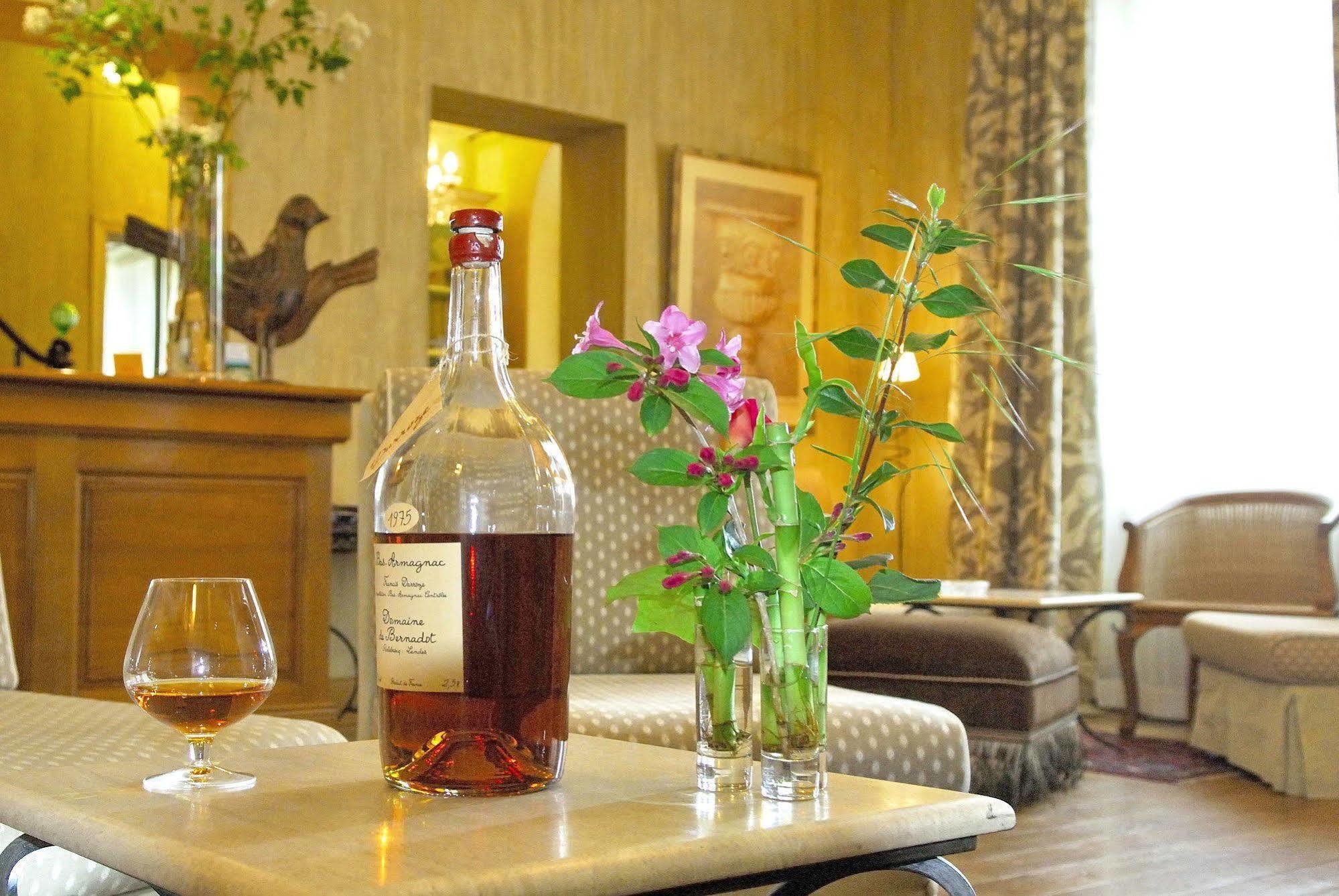 Logis Hotel - Restaurant Maison Claude Darroze ランゴン エクステリア 写真