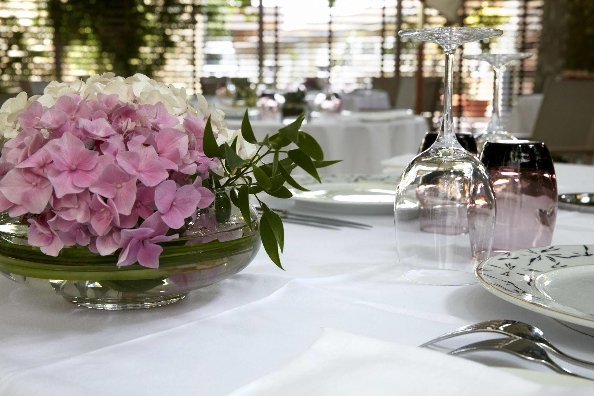 Logis Hotel - Restaurant Maison Claude Darroze ランゴン エクステリア 写真